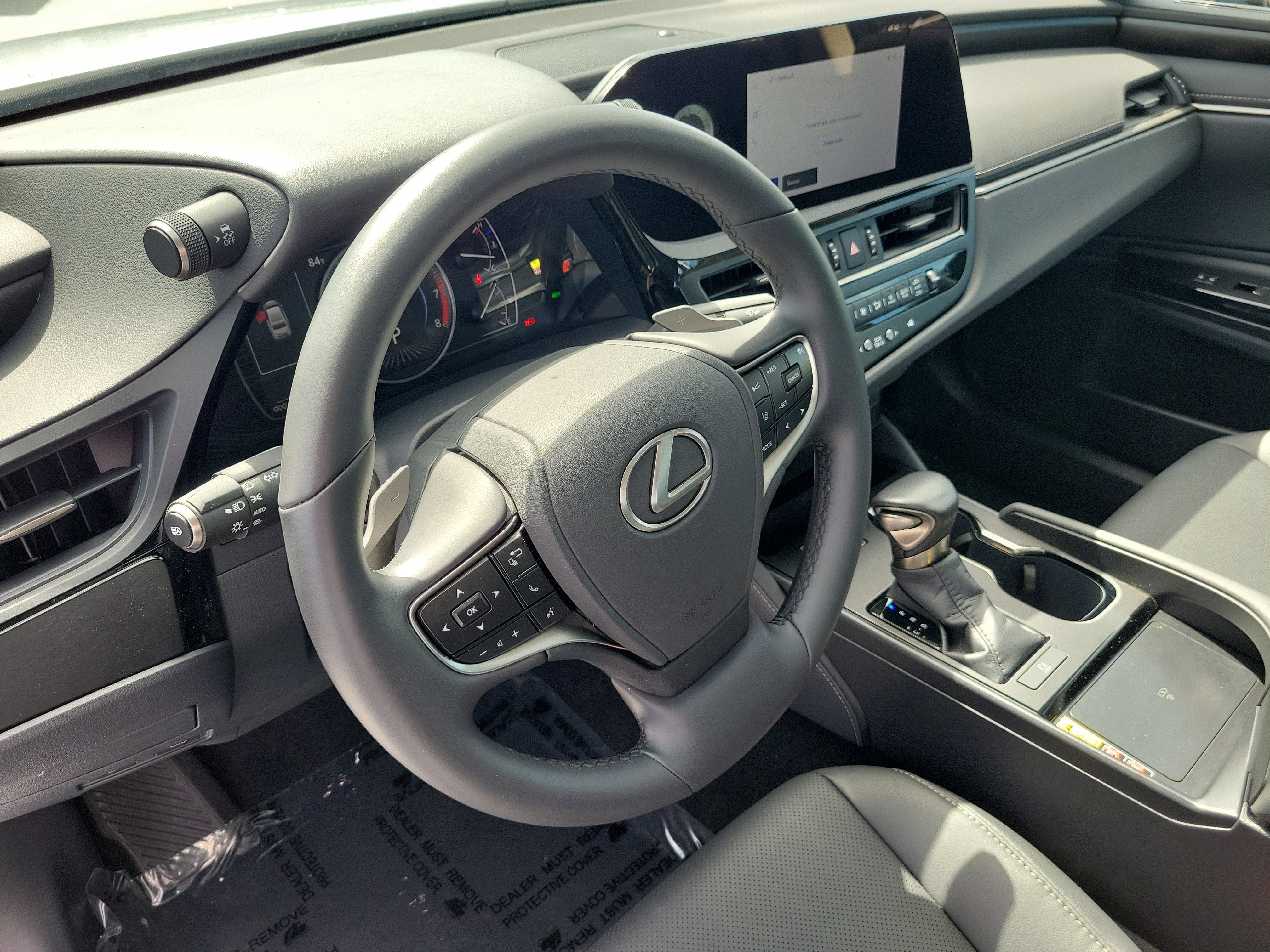 2025 Lexus ES 350 - Photo 25