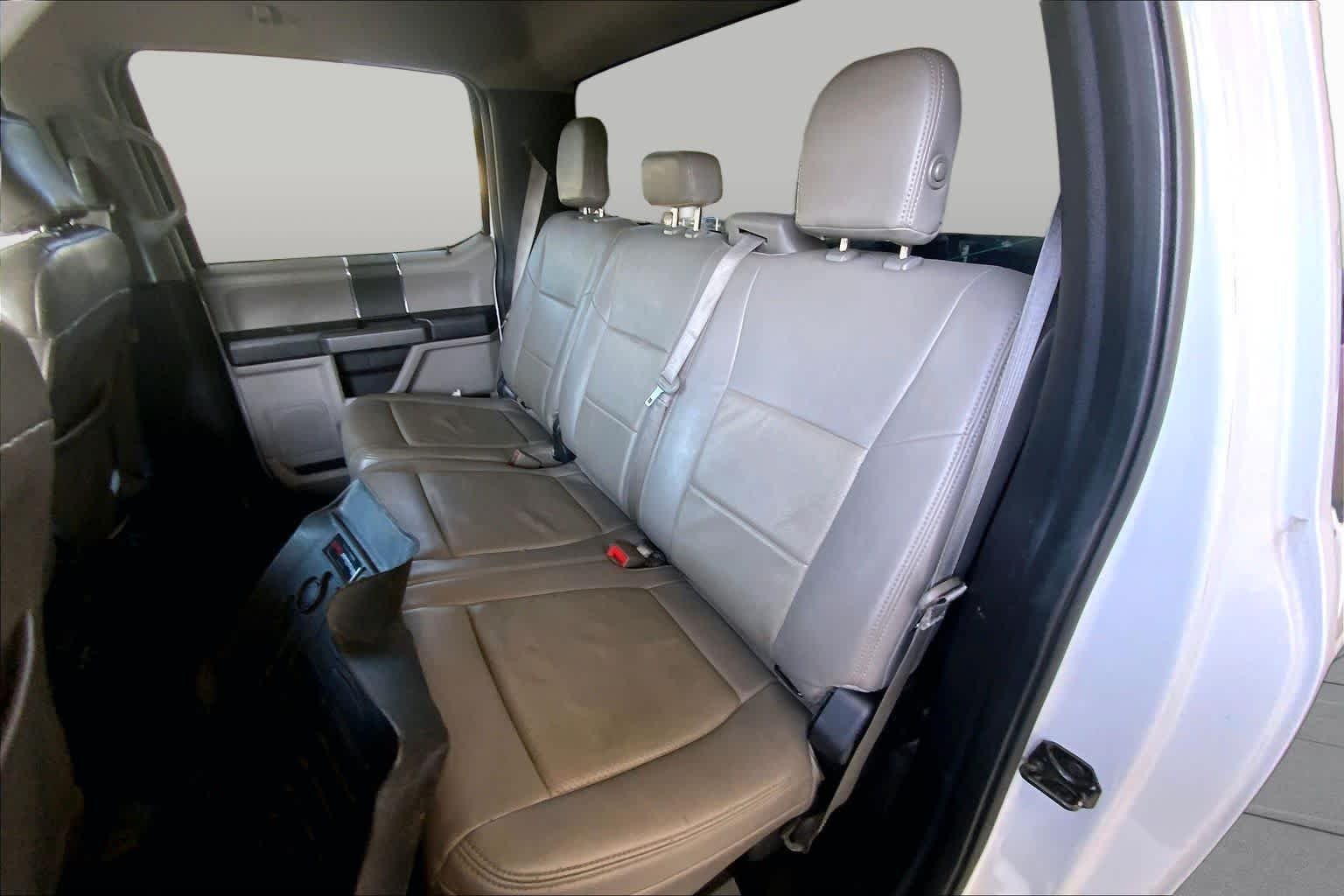 Used 2018 Oxford White Ford XLT image 19