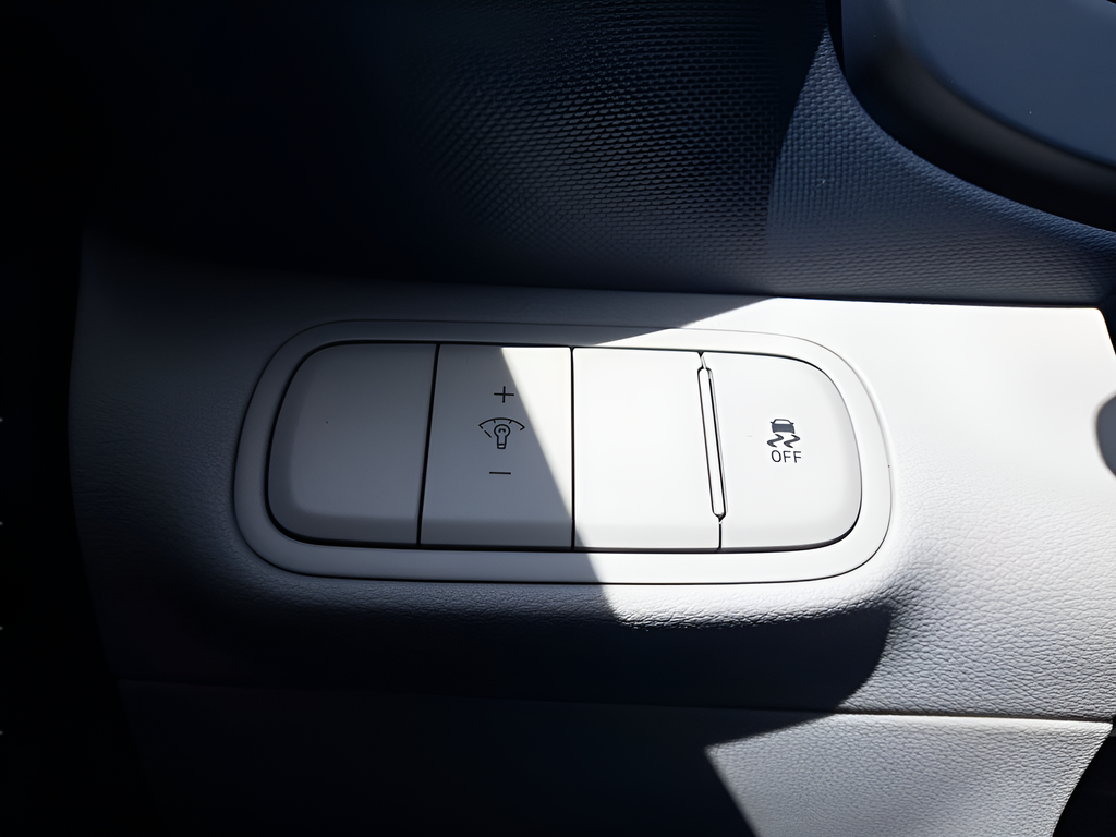 New 2026 White Hyundai SEL image 23