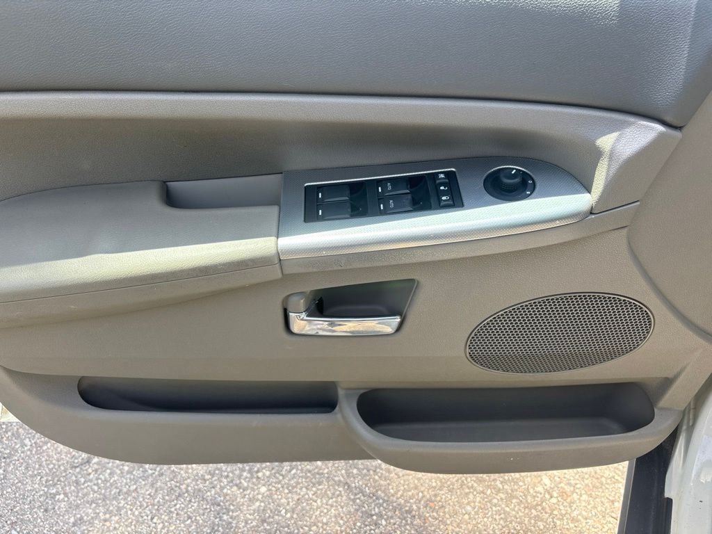 Used 2009 Stone White Jeep Laredo image 15