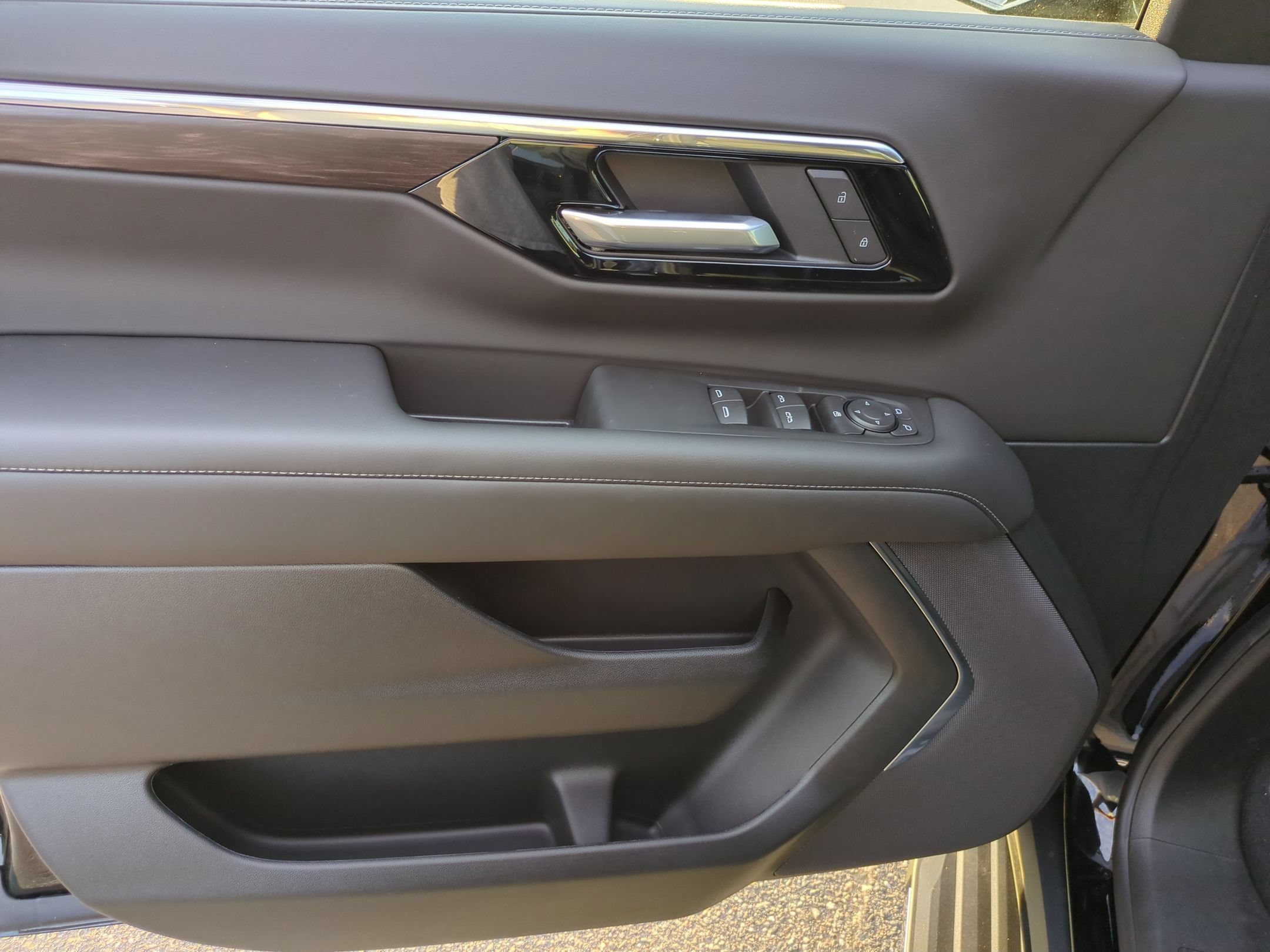 2026 Chevrolet Tahoe LS - Photo 24