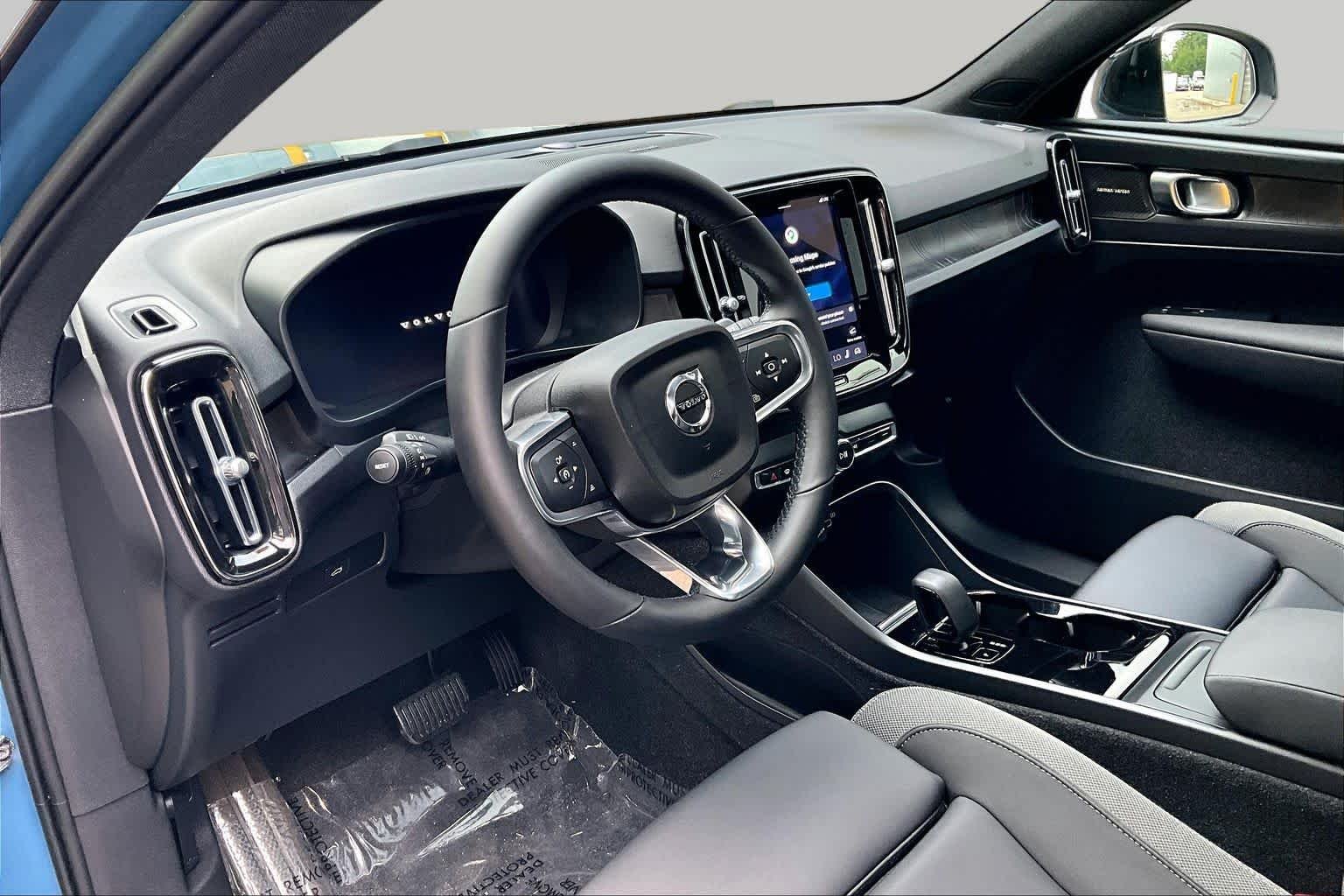 Used 2023 Fjord Blue Metallic Volvo Ultimate image 16