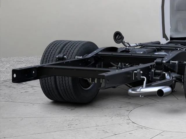 New 2025 Summit White Chevrolet 1WT image 14