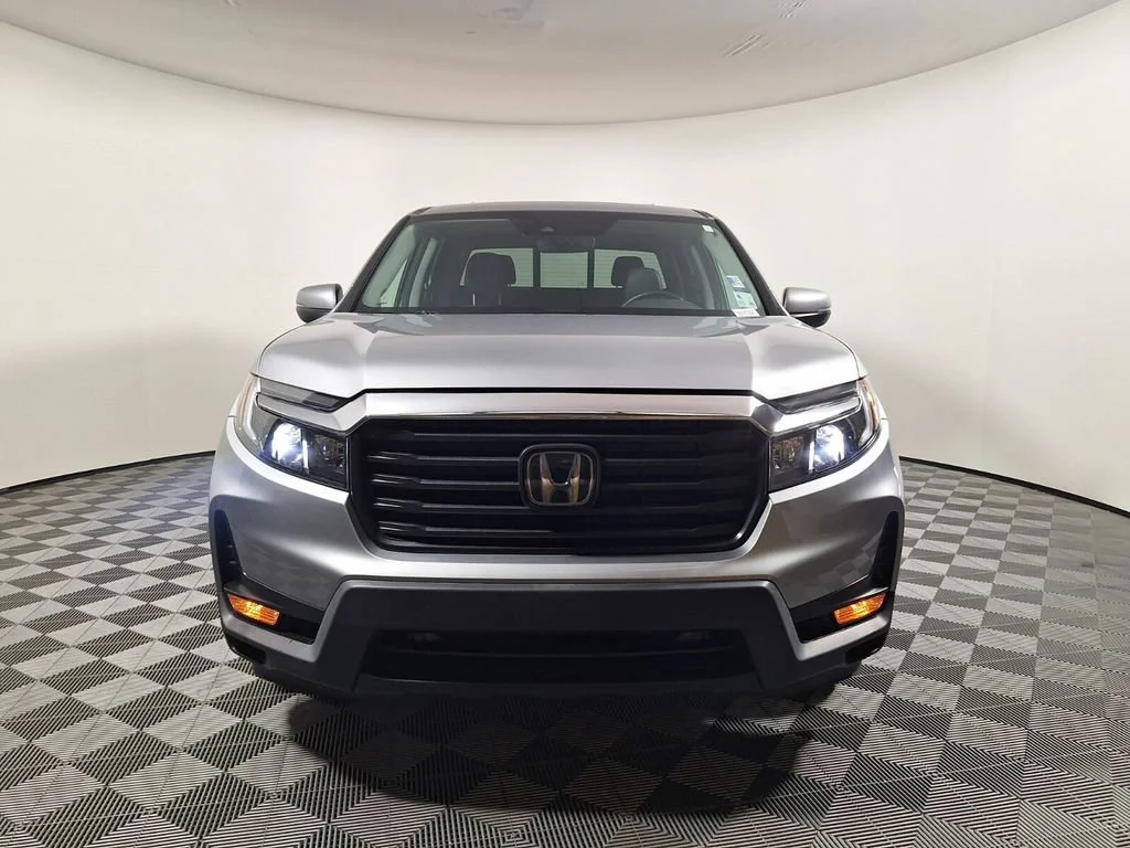 Certified Used 2023 Lunar Silver Metallic Honda AWD RTL image 34