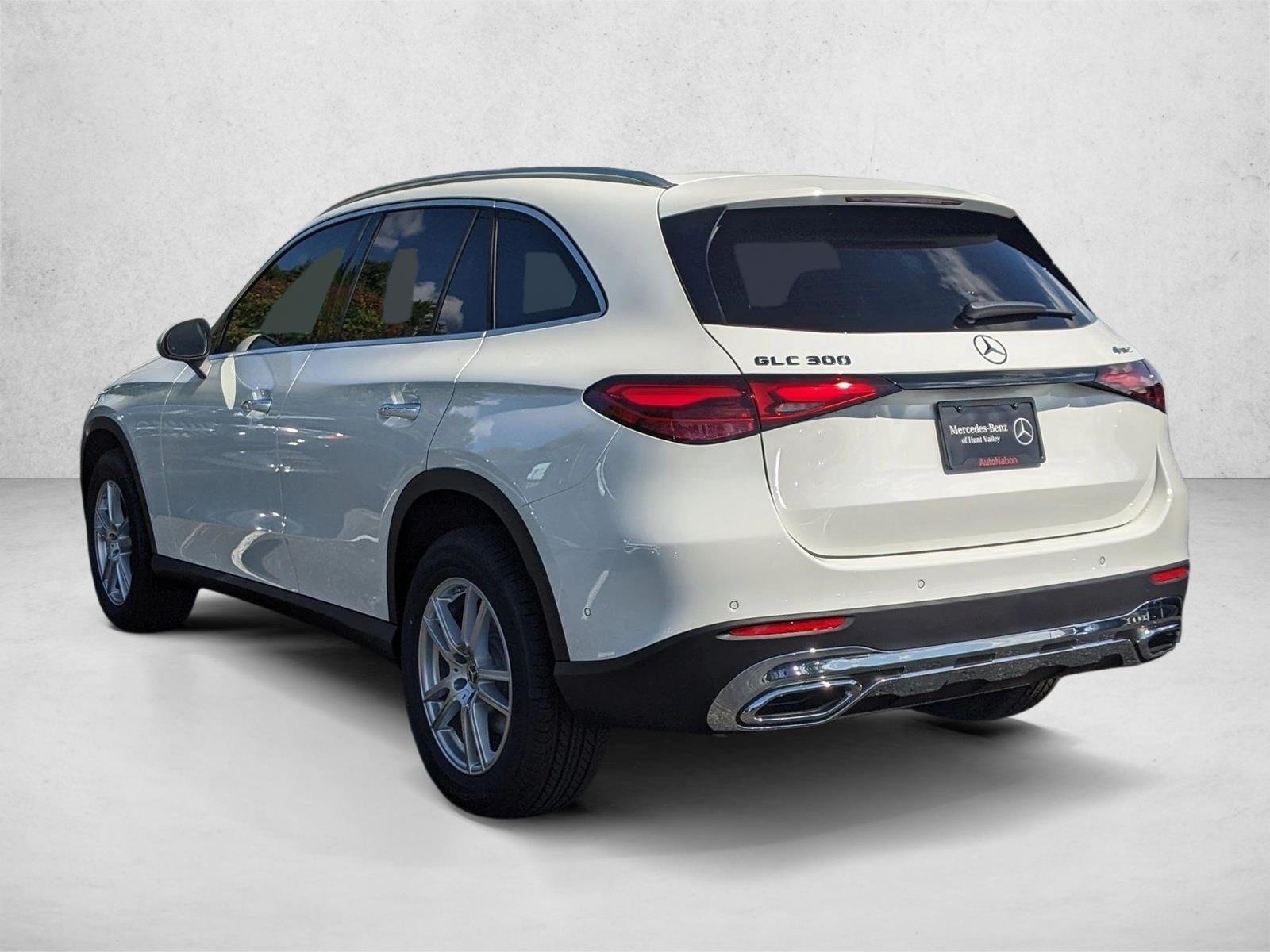 Certified Used 2026 Polar White Mercedes-Benz GLC 300 image 8