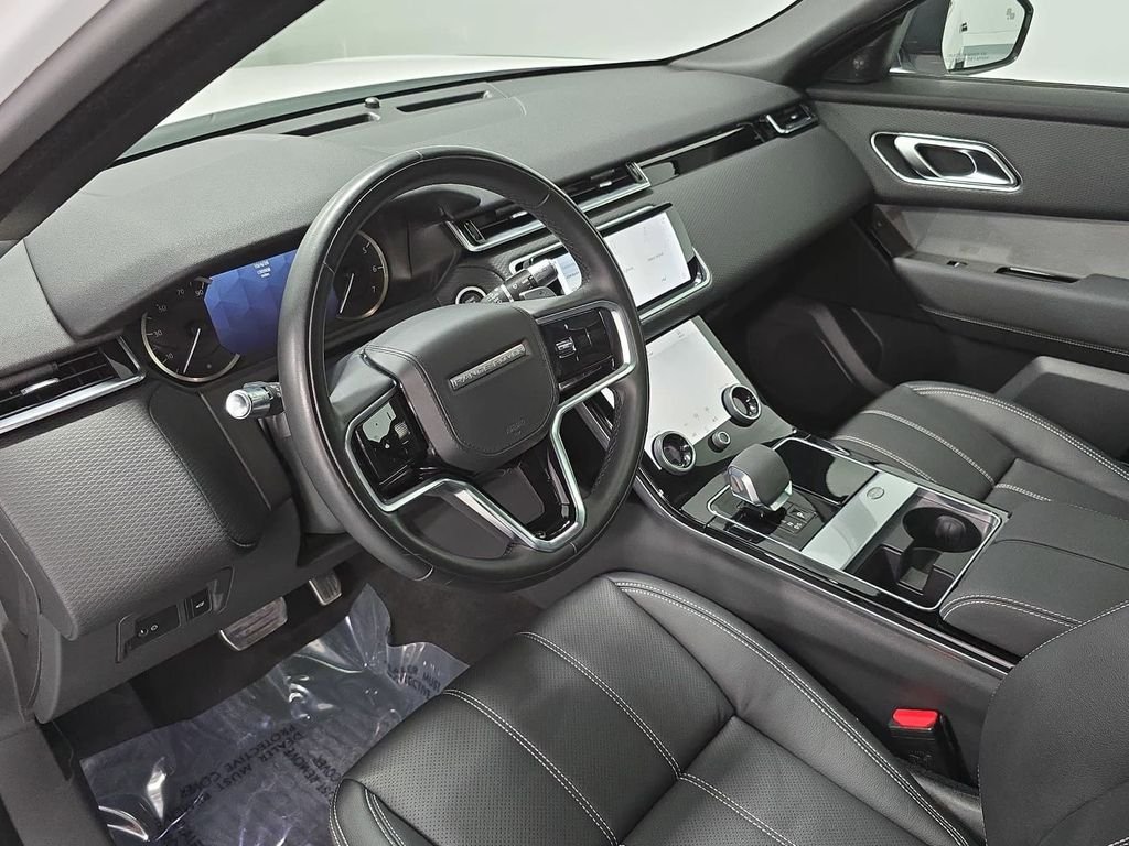 Used 2022  Land Rover P250 R-Dynamic S image 4