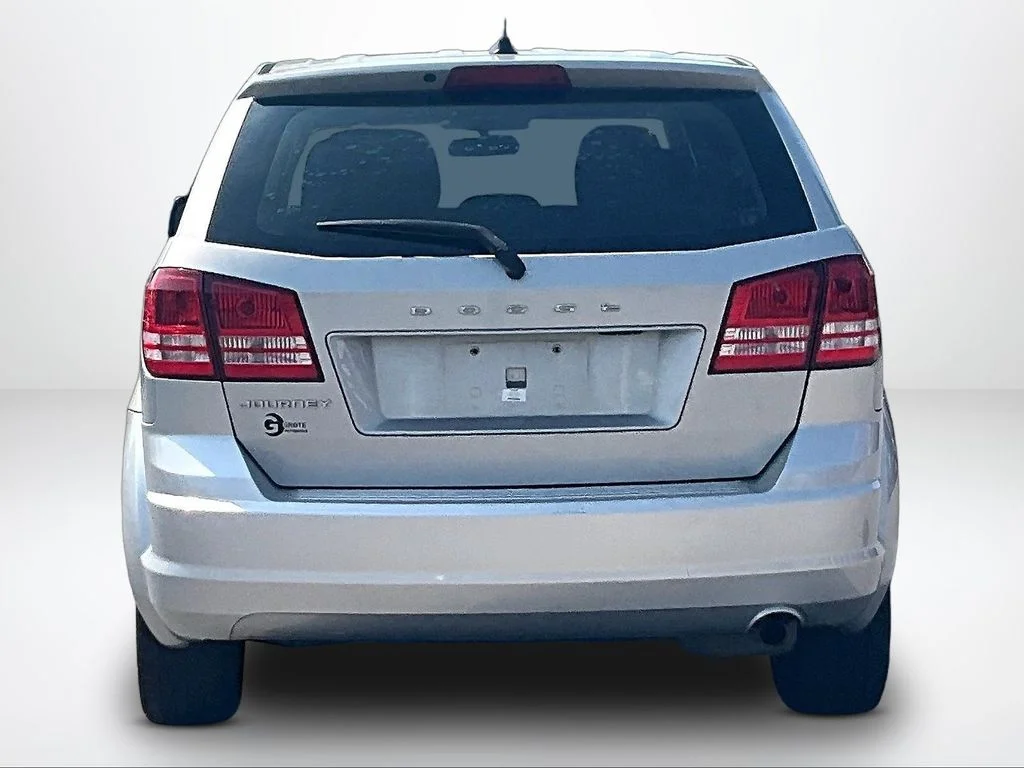 Used 2013 Silver Dodge SE image 5