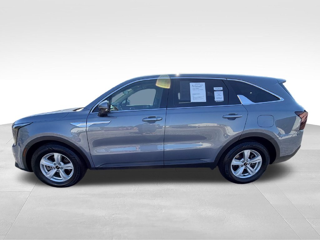 Used 2024 Silver Kia LX image 3