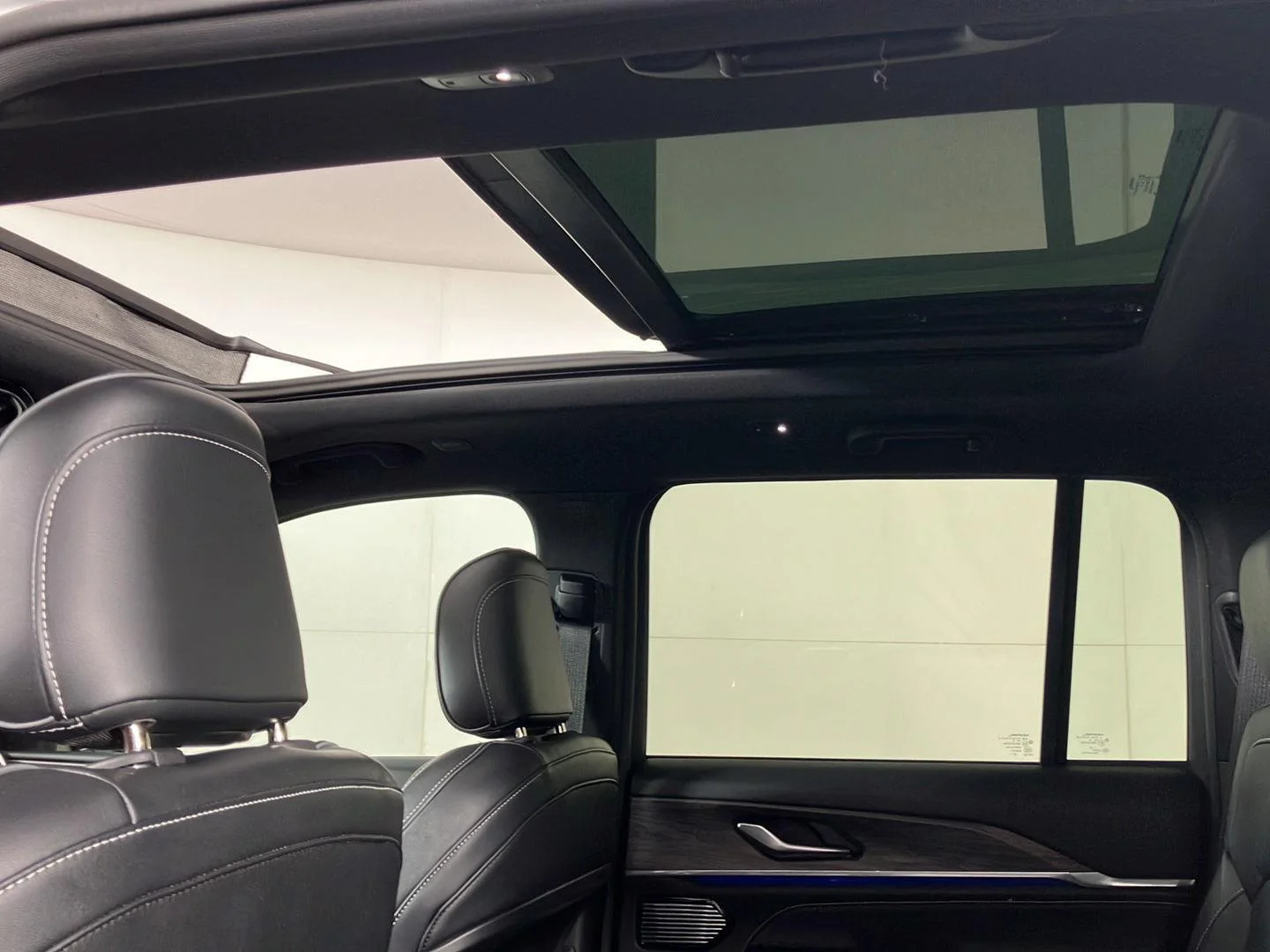 Used 2022 Bright White Clearcoat Jeep Overland image 27