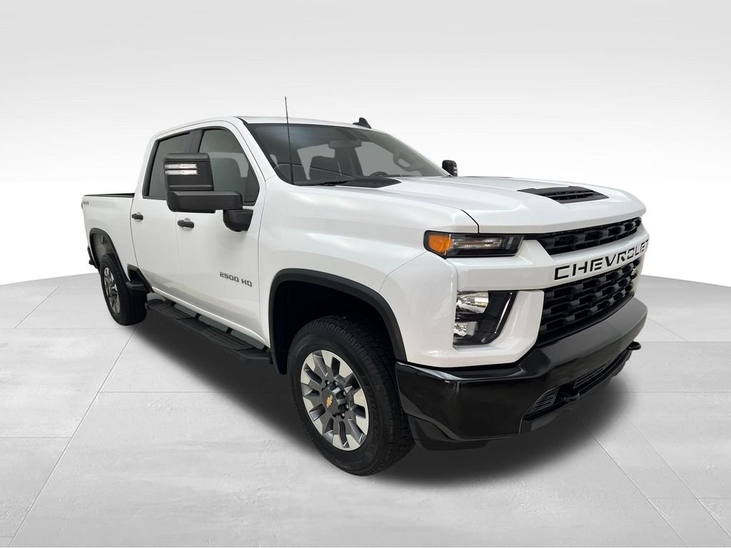 Used 2022 White Chevrolet Custom image 7