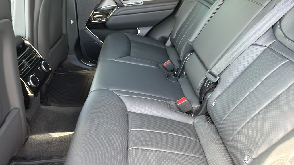 New 2026 Santorini Black Land Rover SE image 18