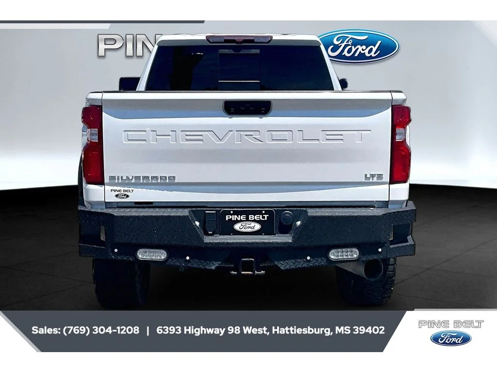 Certified Used 2022 Iridescent Pearl Tricoat Chevrolet LTZ image 4