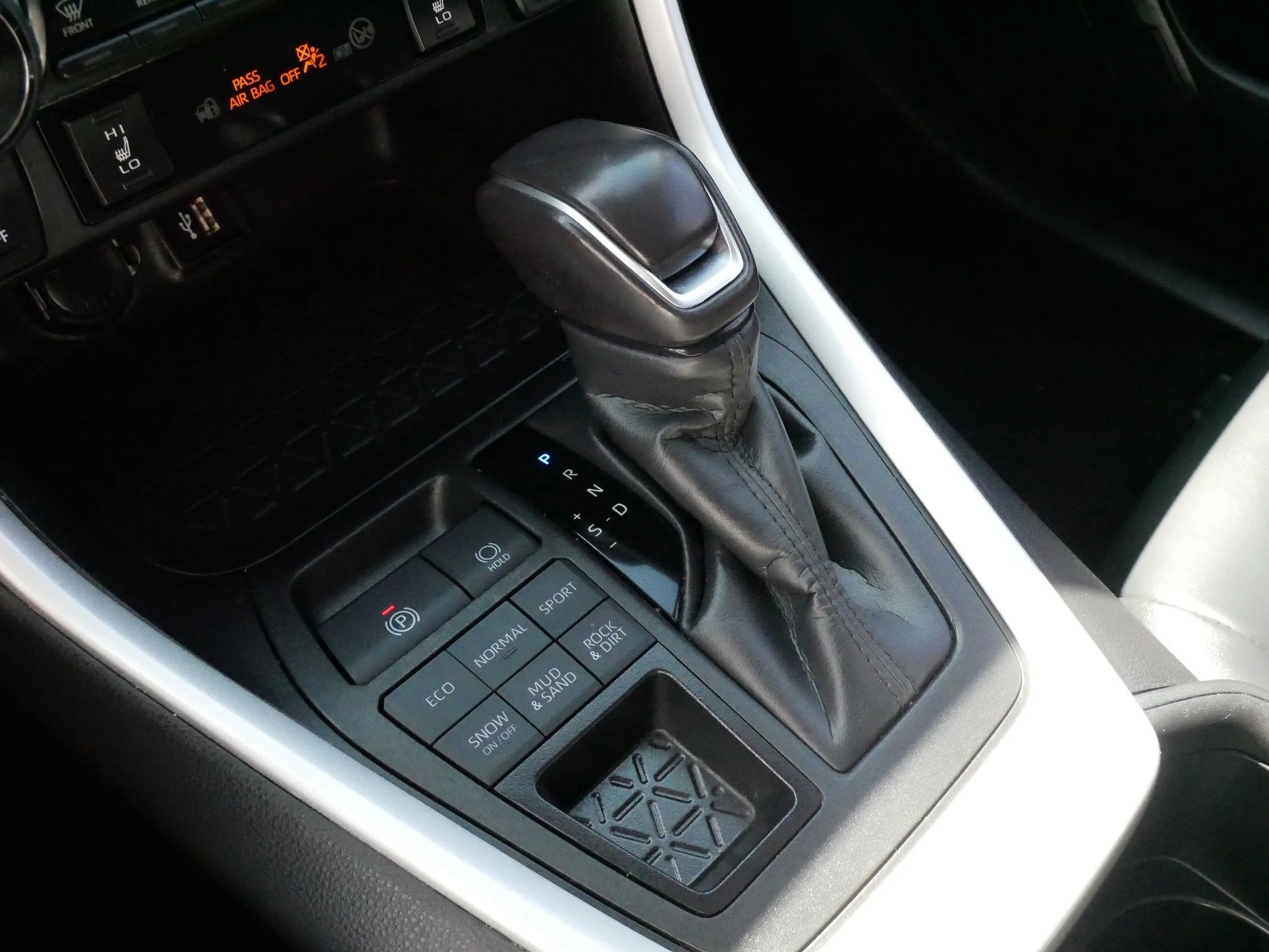 Used 2024 Ruby Flare Pearl Toyota XLE Premium image 24