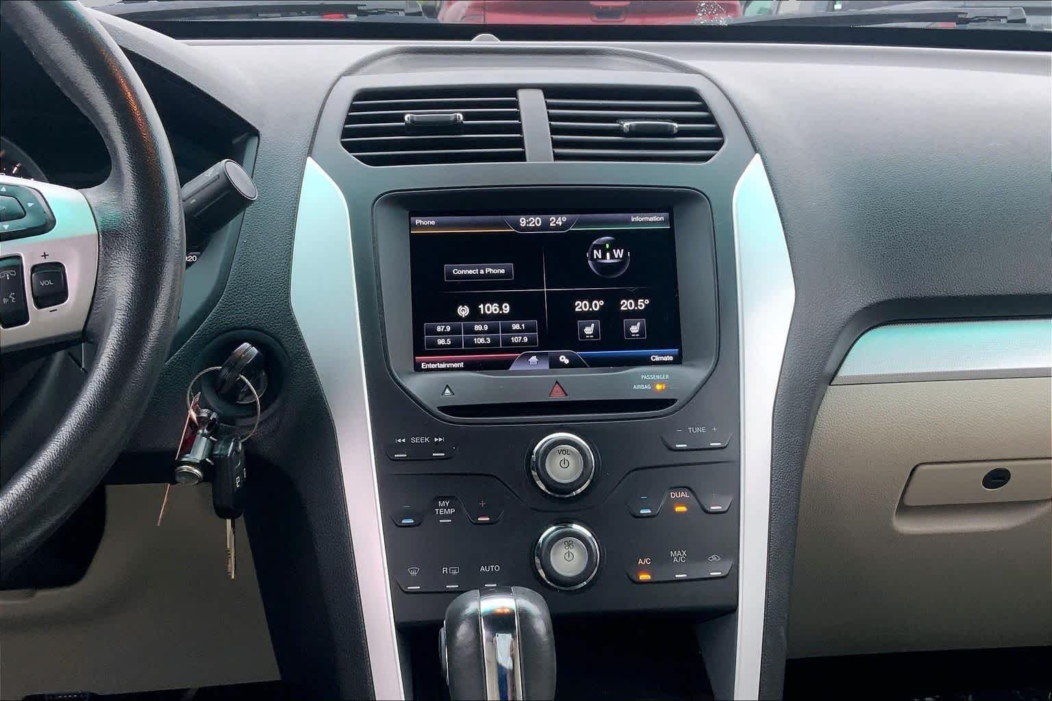 Used 2012 White Platinum Metallic Tri-coat Ford XLT image 6