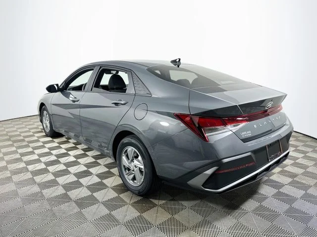 New 2026 Hyundai ELANTRA SE