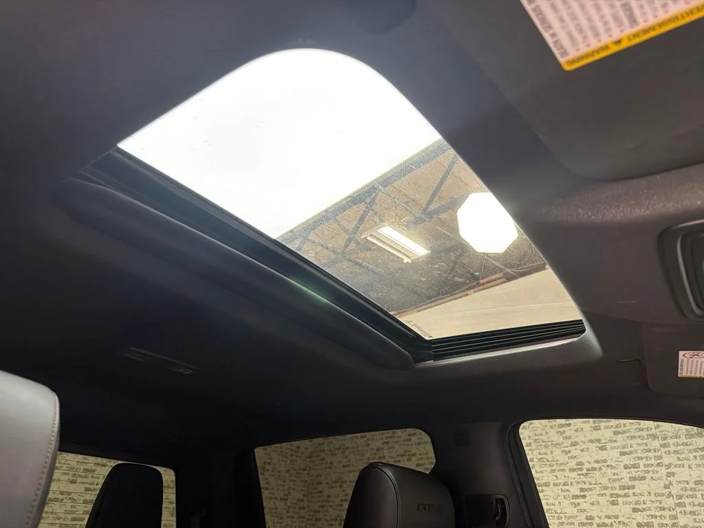 Used 2021 Summit White GMC AT4 image 12