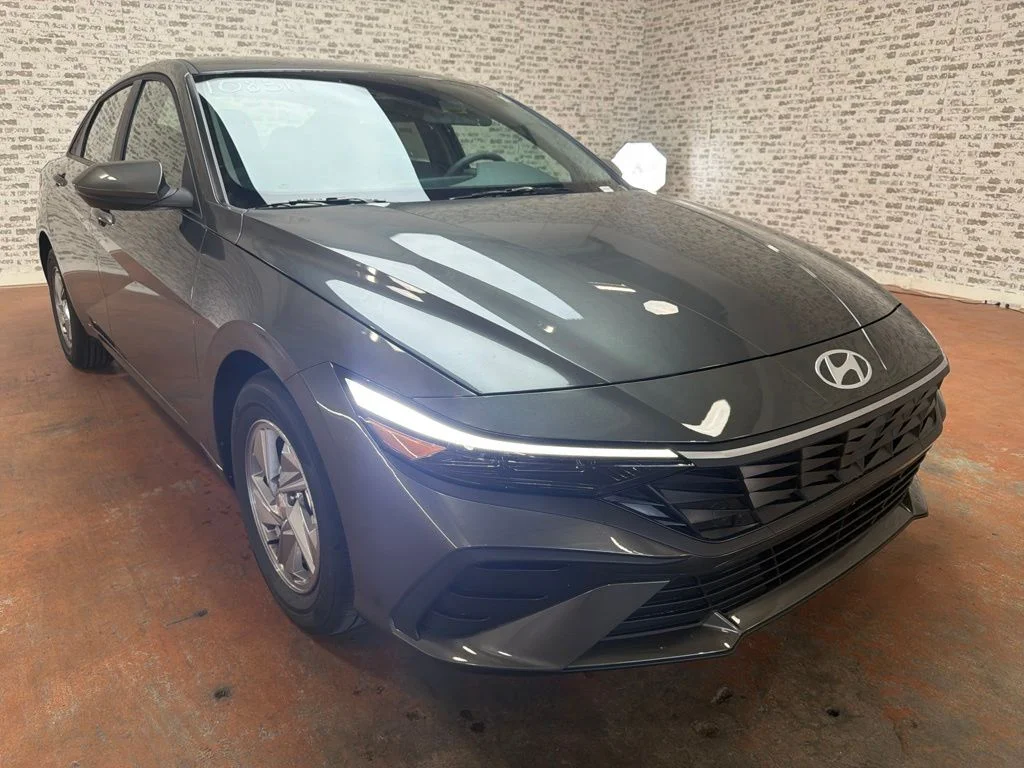 New 2026 Amazon Gray Hyundai SE image 9