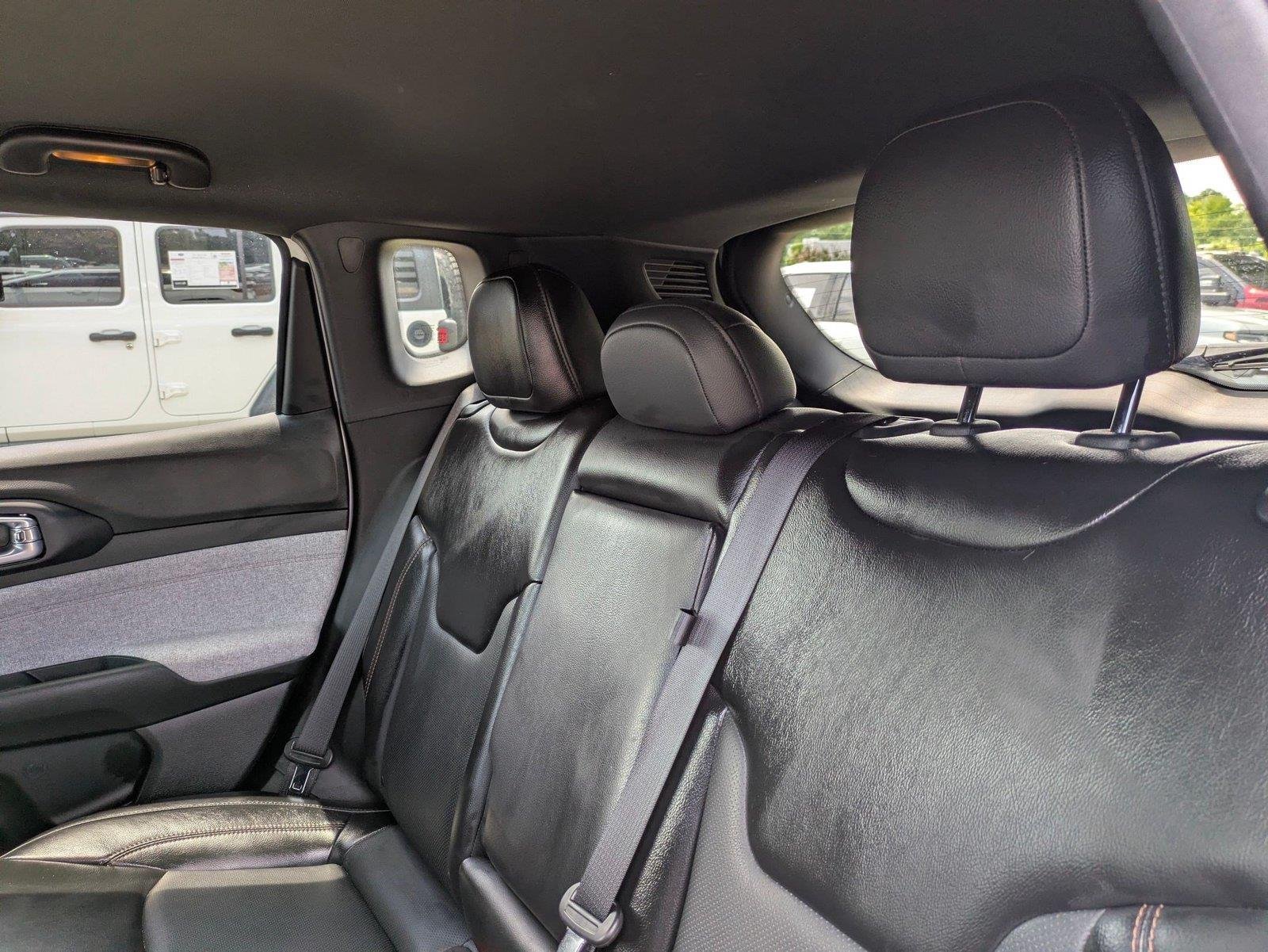 Used 2023 Bright White Clearcoat Jeep Latitude Lux image 27