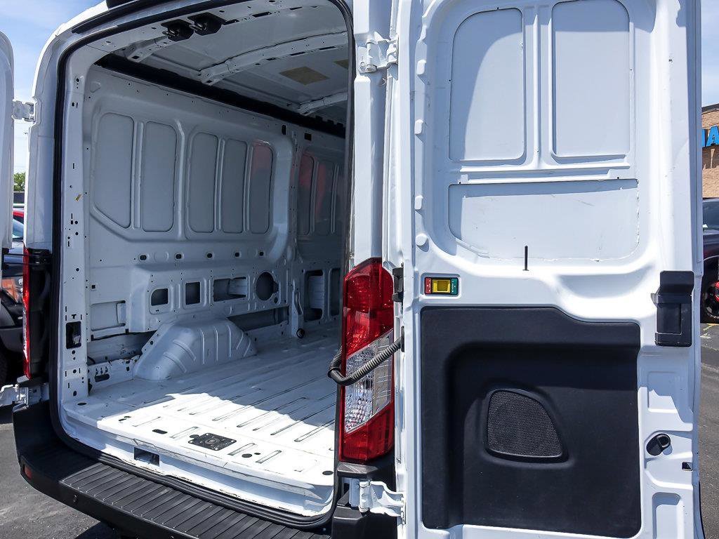 Used 2023 Oxford White Ford Base image 26