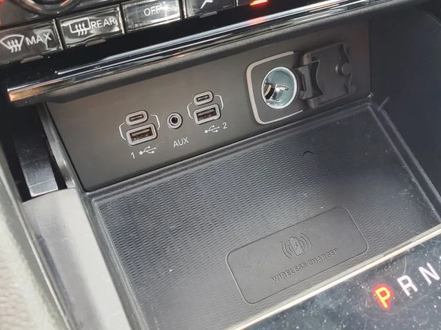Used 2024 White Jeep Altitude X image 32