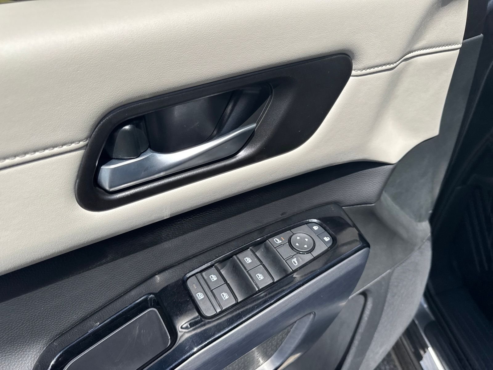 New 2026 Nissan Pathfinder SL 4D Sport Utility