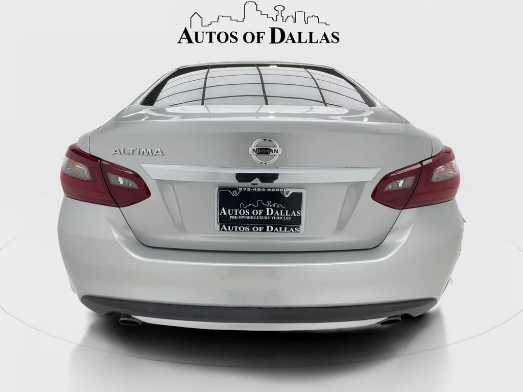 Used 2018 Silver Nissan 2.5 S image 9