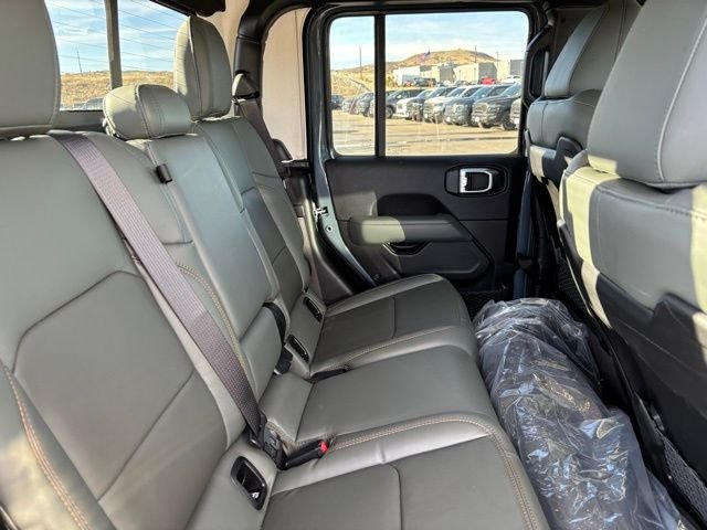 New 2026 Anvil Clear-Coat Exterior Paint Jeep Mojave image 25