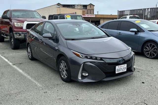 Used 2021 Gray Toyota Limited image 2