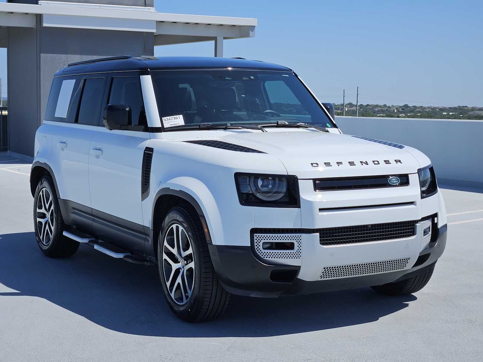 Certified Used 2025 Fuji White Land Rover S image 3