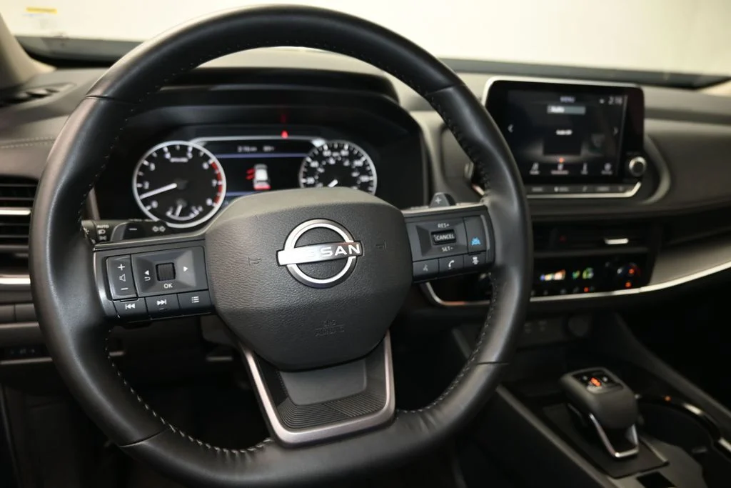 Used 2025 Blue Nissan SV image 22