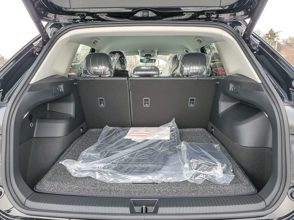 New 2026 Deep Black Pearl Volkswagen 2.0T SE image 14