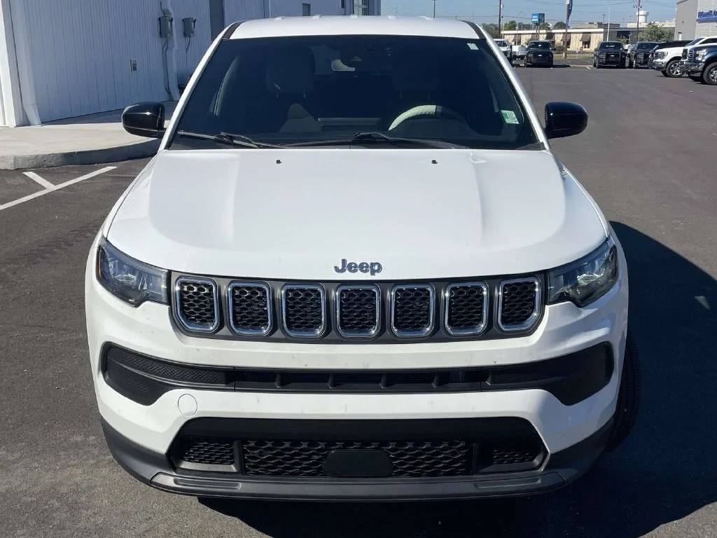 Used 2023 White Jeep Sport image 8