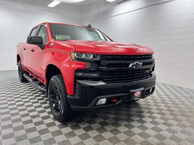 Used 2020 Red Chevrolet LT Trail Boss image 1