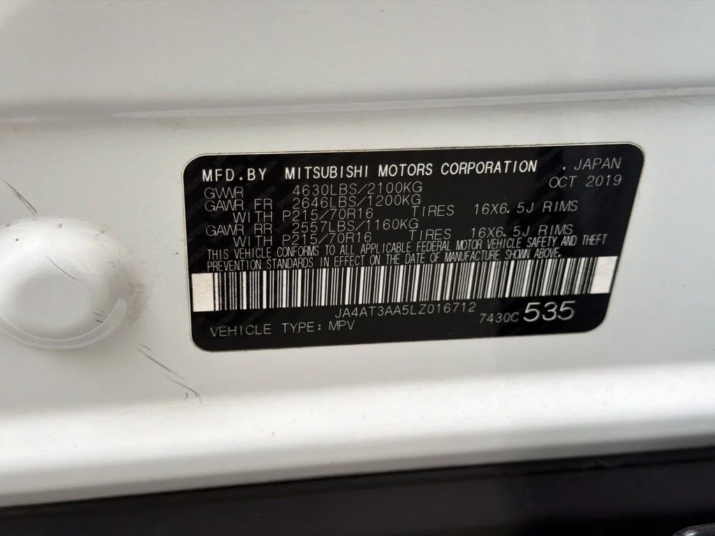 Used 2020 White Mitsubishi ES image 34