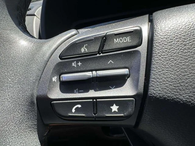 Used 2023 Lunar White Hyundai Limited image 31