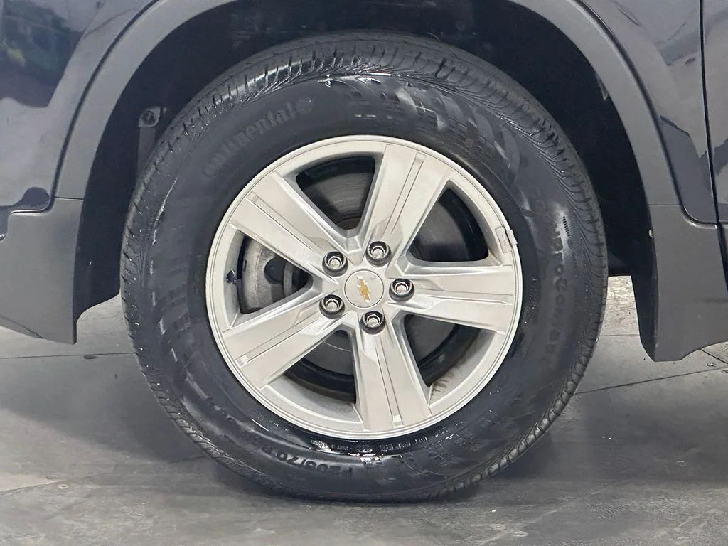 Used 2021 Blue Chevrolet LT image 16