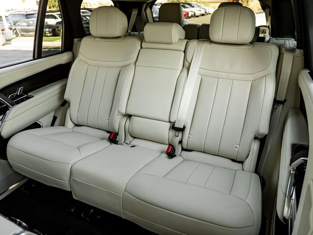 New 2026 Fuji White Land Rover SE image 27