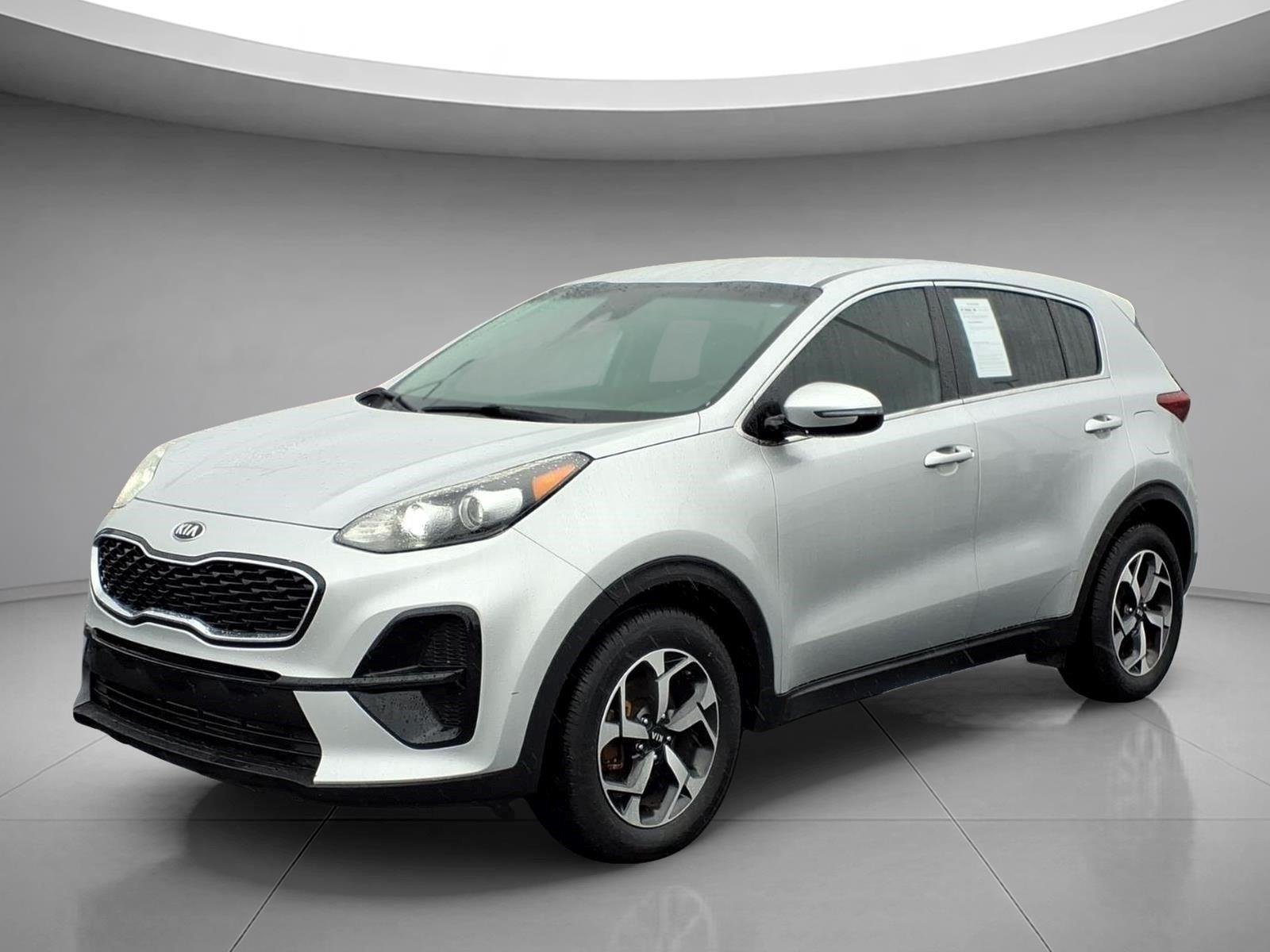 Used 2021 Snow White Pearl Kia LX image 1