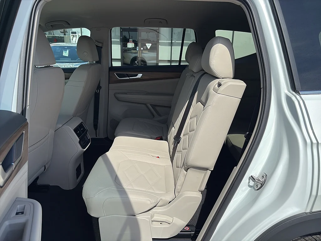 New 2026 Opal White Pearl Volkswagen 2.0T SE FWD image 18