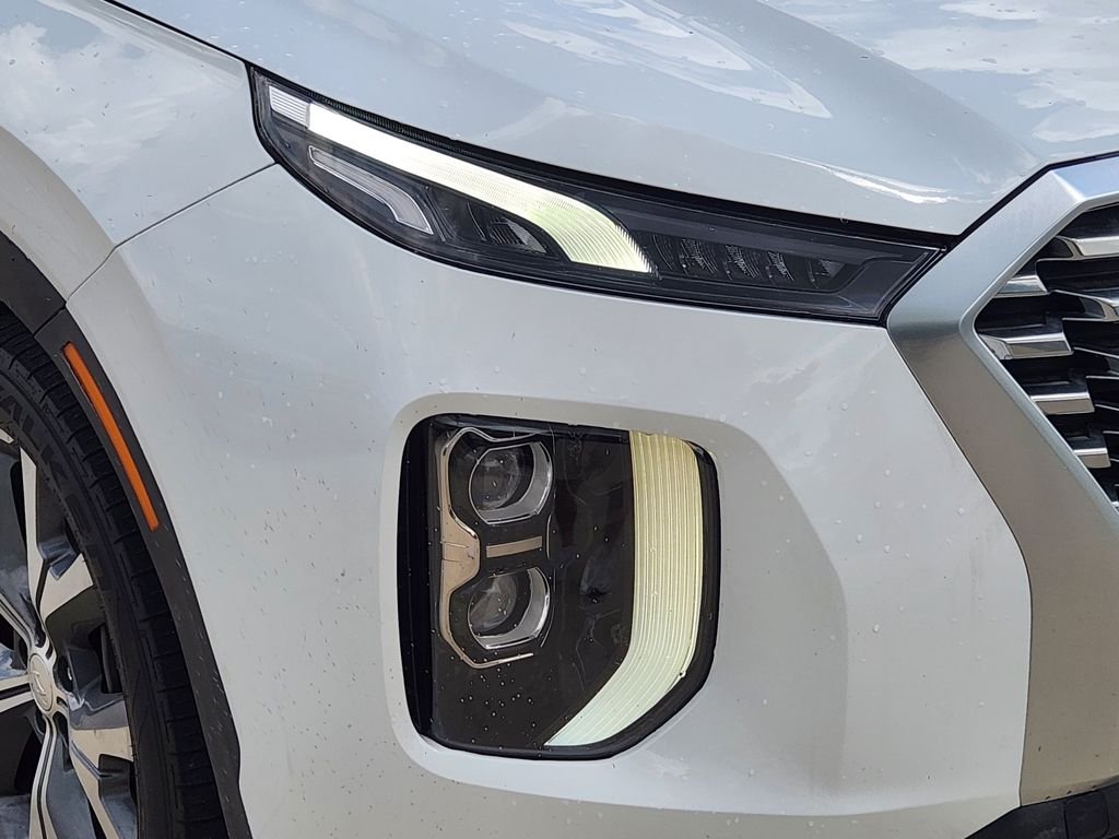 Used 2020 Hyper White Hyundai SEL image 11