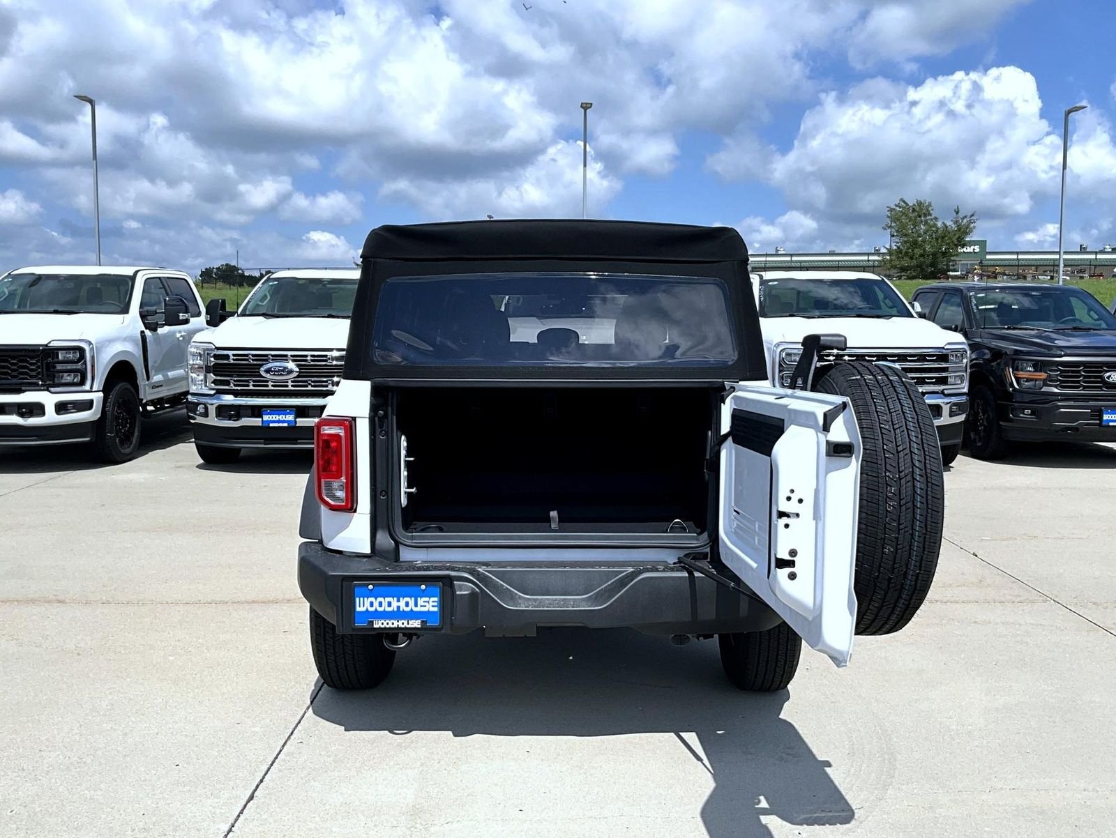 2025 Ford Bronco 4-Door Base - Photo 13