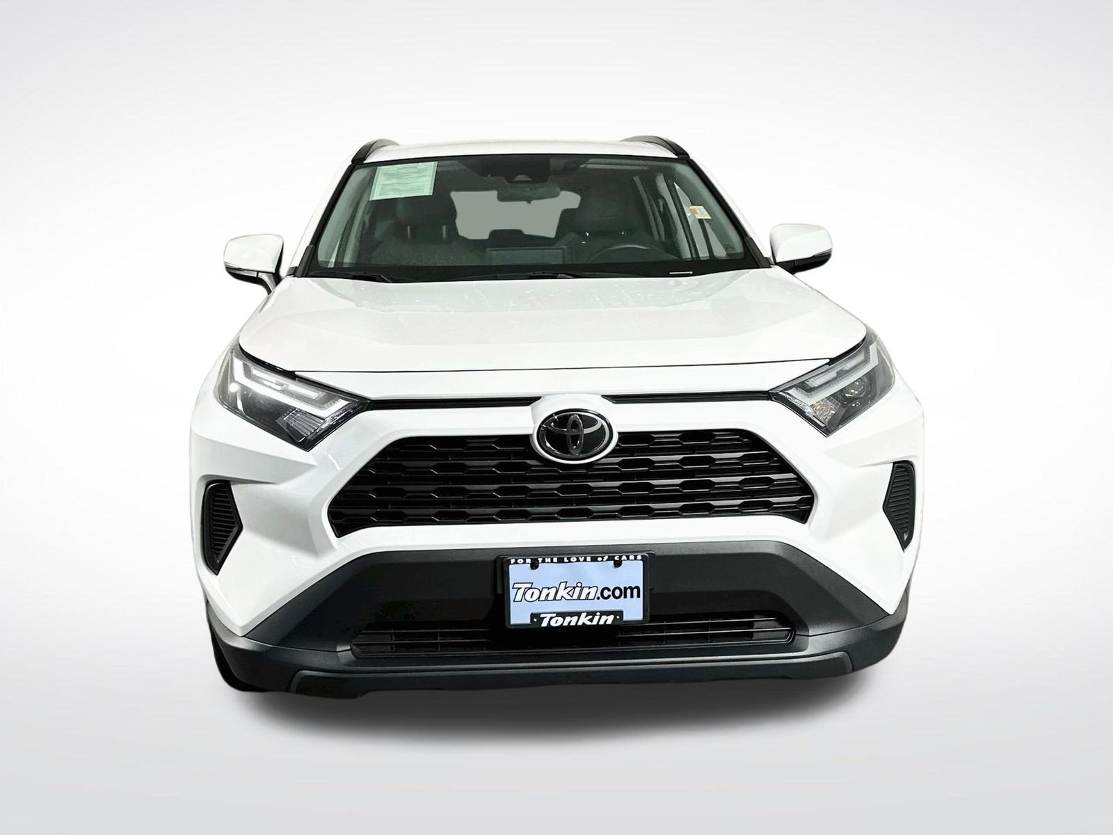 Used 2023 Ice Toyota XLE image 2