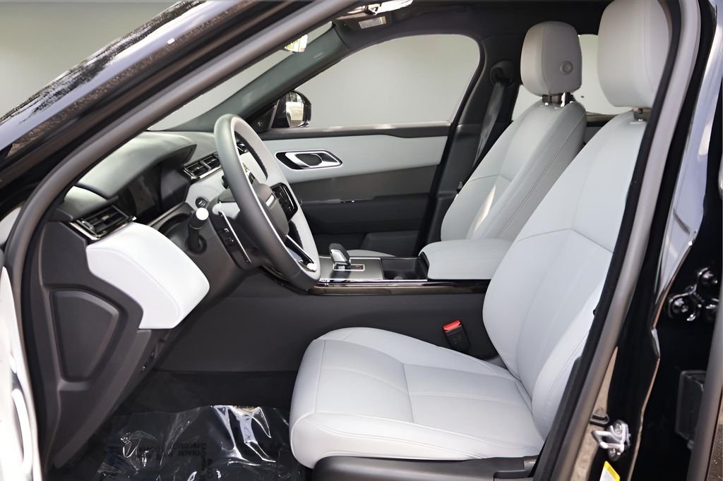 Certified Used 2026 Black Land Rover S image 12