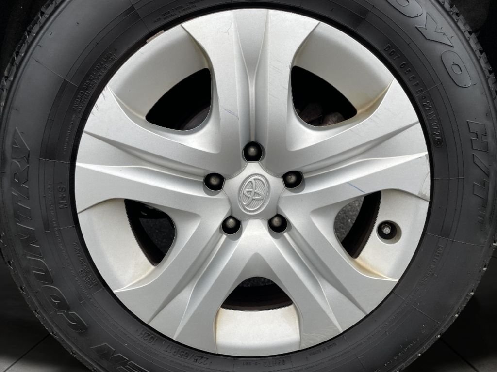 Used 2015 Black Toyota LE image 26