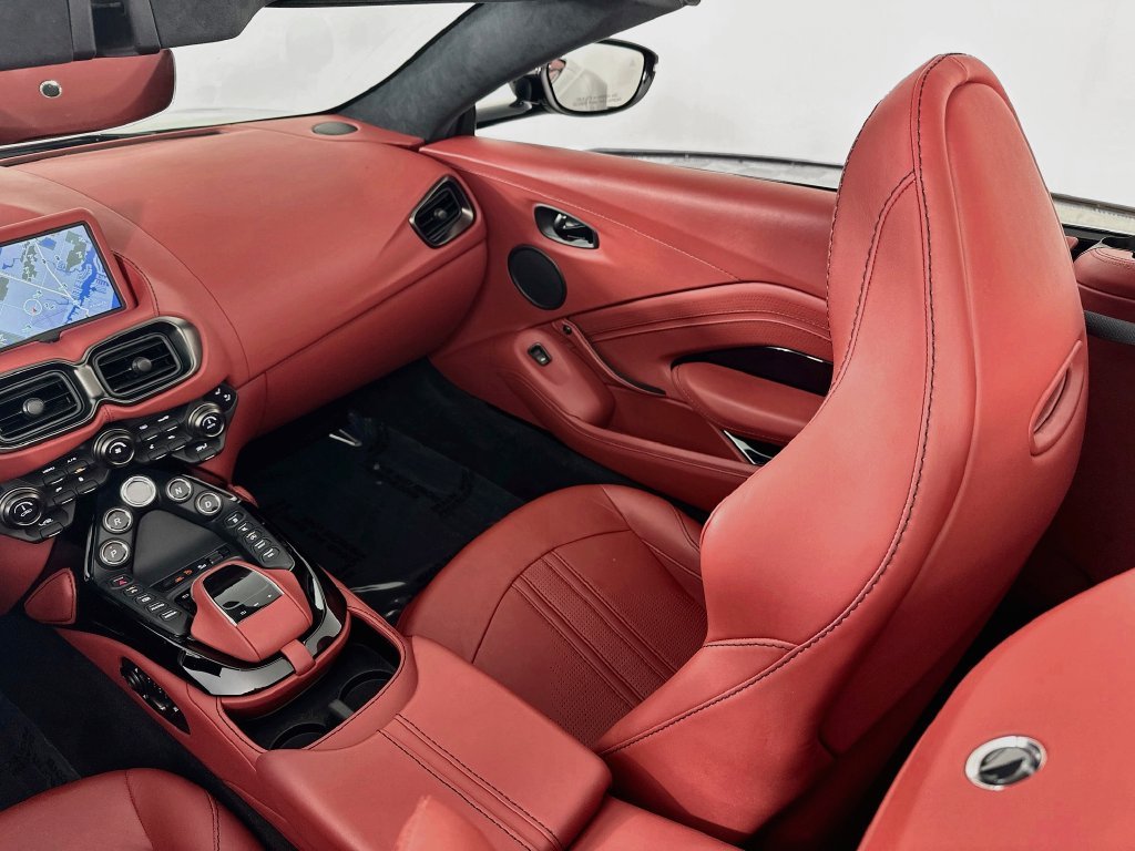 Used 2022 Black Aston Martin Base image 22