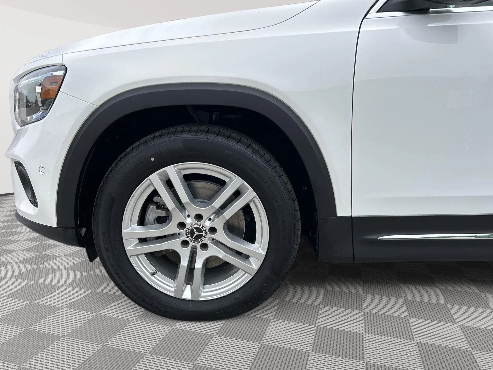 Used 2020 Polar White Mercedes-Benz GLB 250 image 9