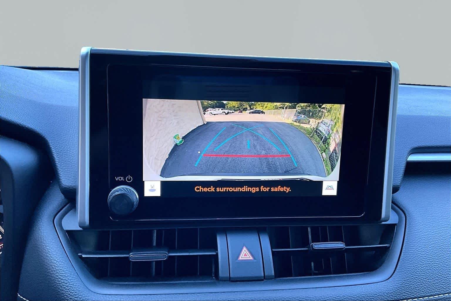 Used 2025 Ice Cap Toyota XLE image 27