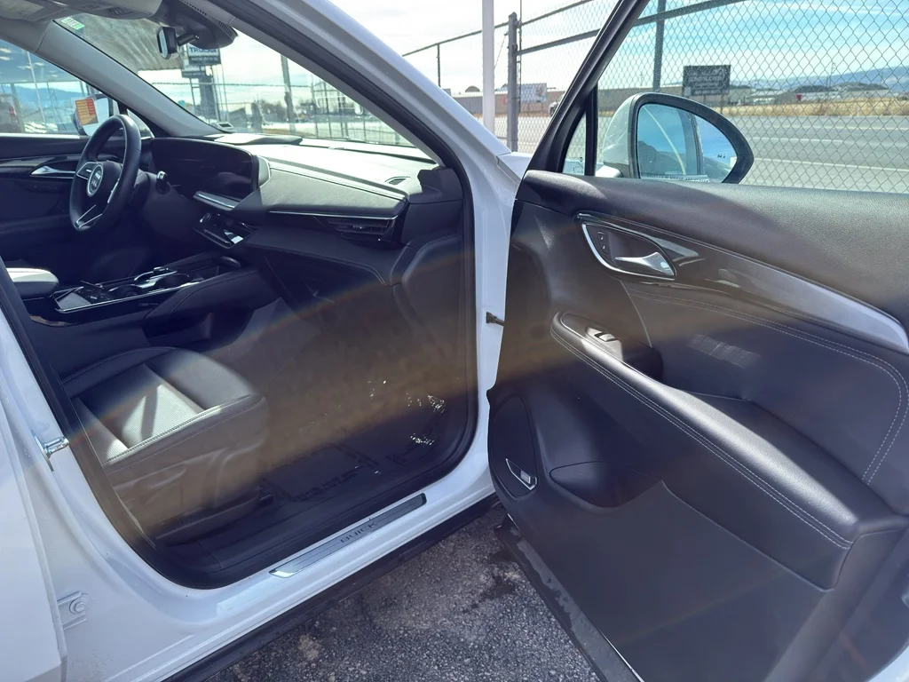 Used 2024 Summit White Buick Preferred image 18