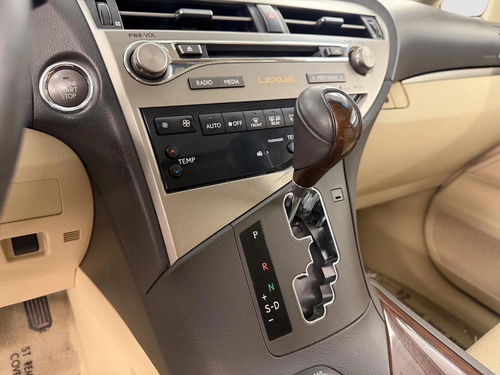 Used 2013 Satin Cashmere Metallic Lexus Base image 12