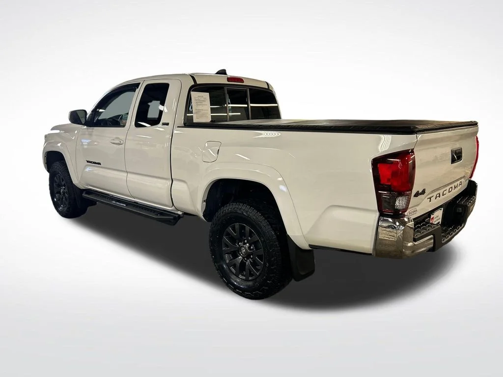Certified Used 2020 White Toyota SR5 image 3